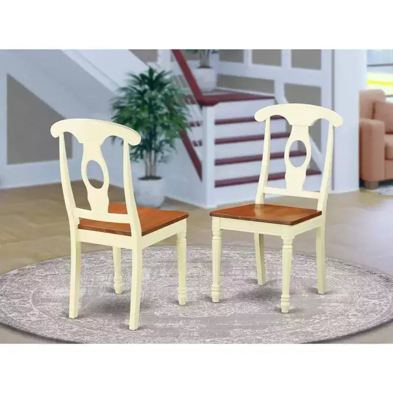 Sedia in stile costiero con seduta in legno
