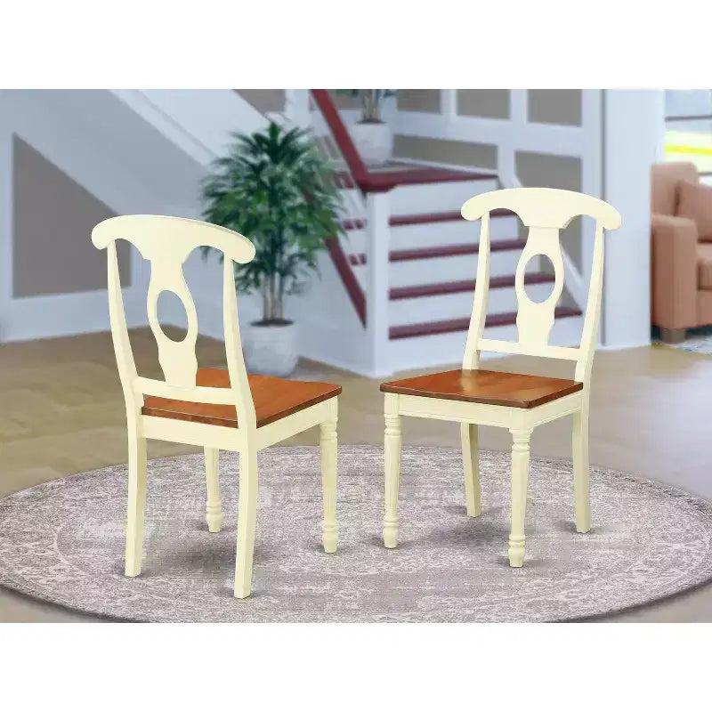 Sedia in stile costiero con seduta in legno