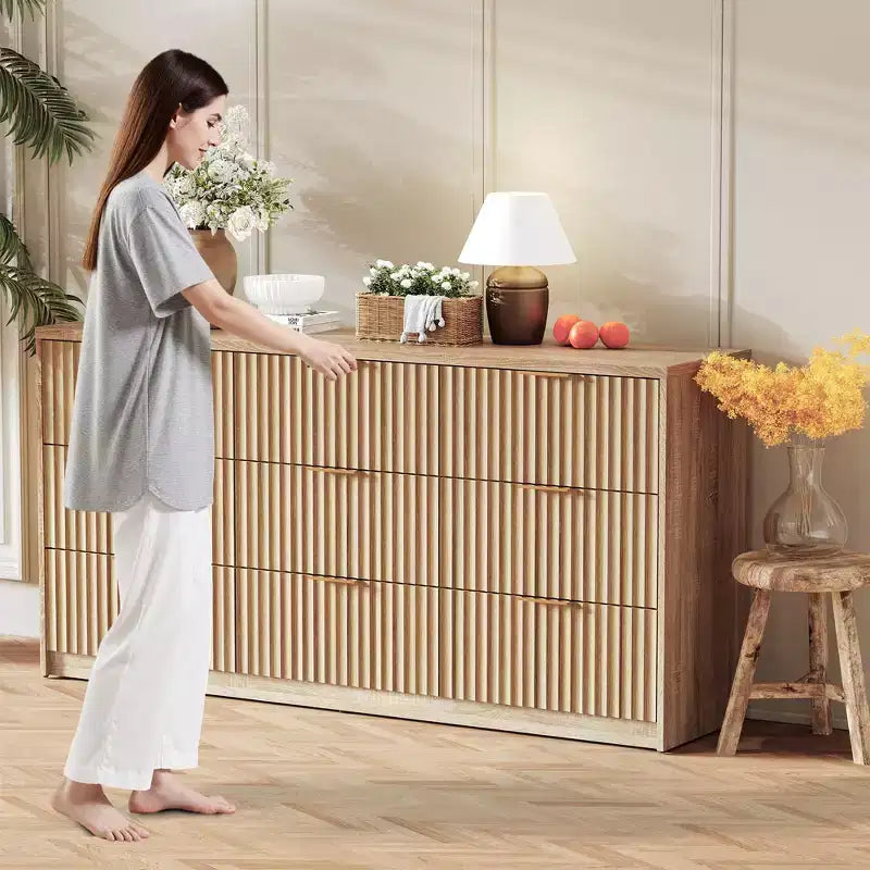 Comò scanalato a 63 8/9 cassetti - Ampio organizer in legno con maniglie in metallo e design antiribaltamento per camera da letto, soggiorno, corridoio