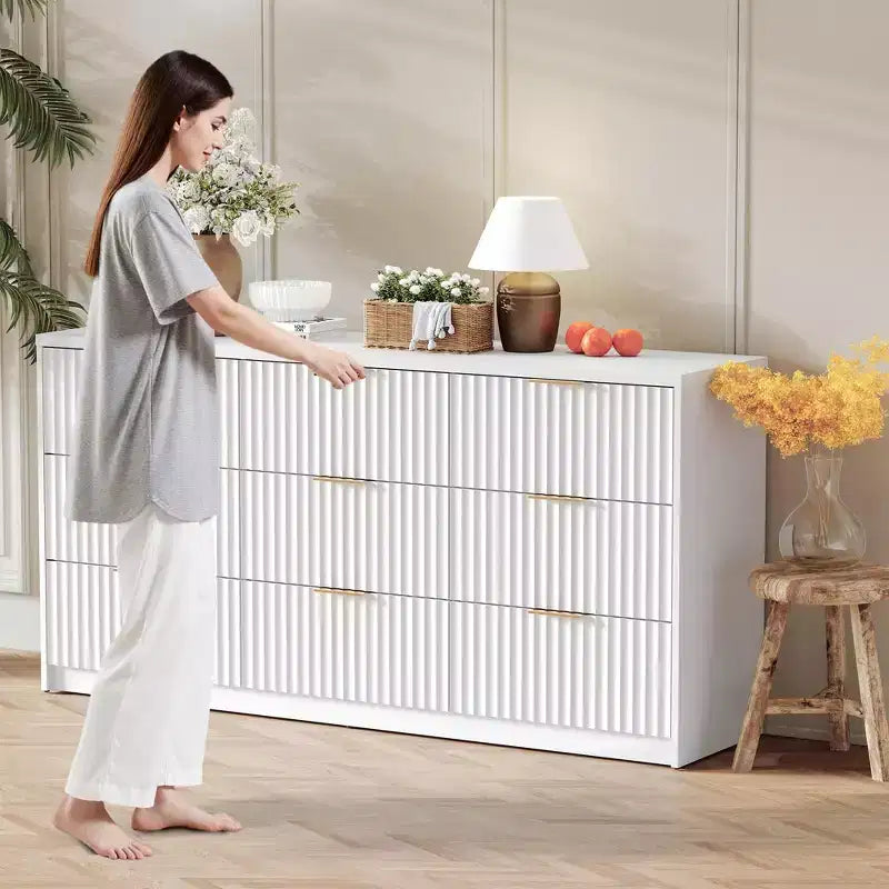 Comò scanalato a 63 8/9 cassetti - Ampio organizer in legno con maniglie in metallo e design antiribaltamento per camera da letto, soggiorno, corridoio