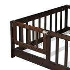 Letto a castello a pavimento con recinzione e porta, telaio letto per bambini Montessori a basso profilo, in legno massello di gomma, sponde di sicurezza, facile montaggio