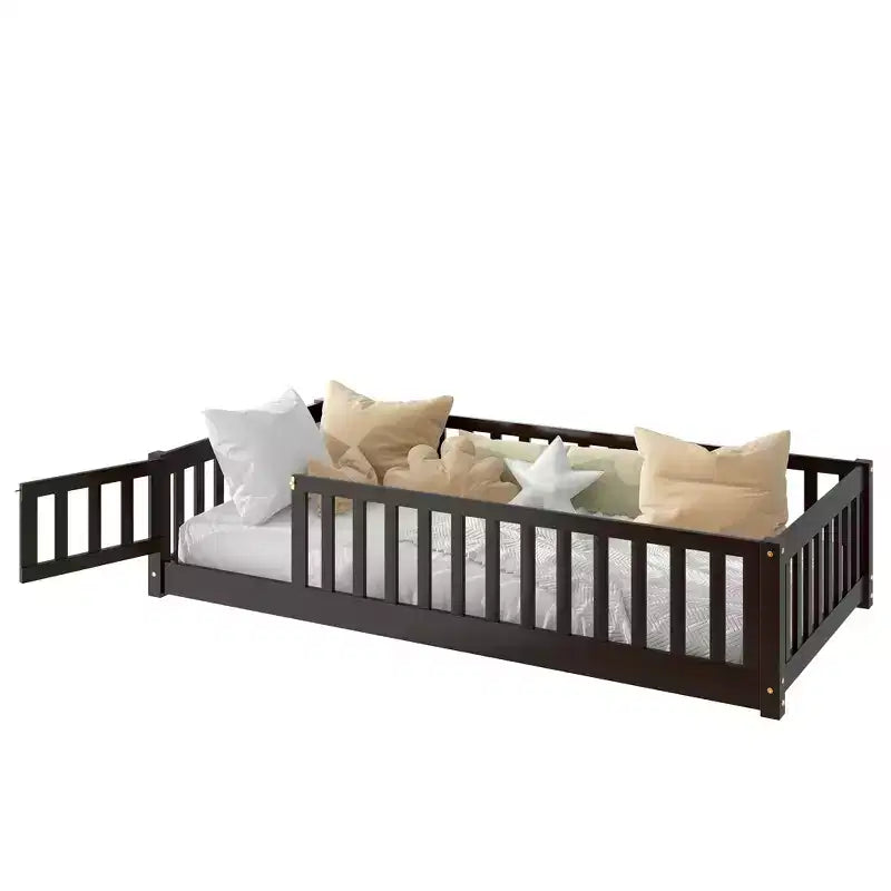 Letto a castello a pavimento con recinzione e porta, telaio letto per bambini Montessori a basso profilo, in legno massello di gomma, sponde di sicurezza, facile montaggio