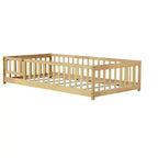 Letto a castello a pavimento con recinzione e porta, telaio letto per bambini Montessori a basso profilo, in legno massello di gomma, sponde di sicurezza, facile montaggio