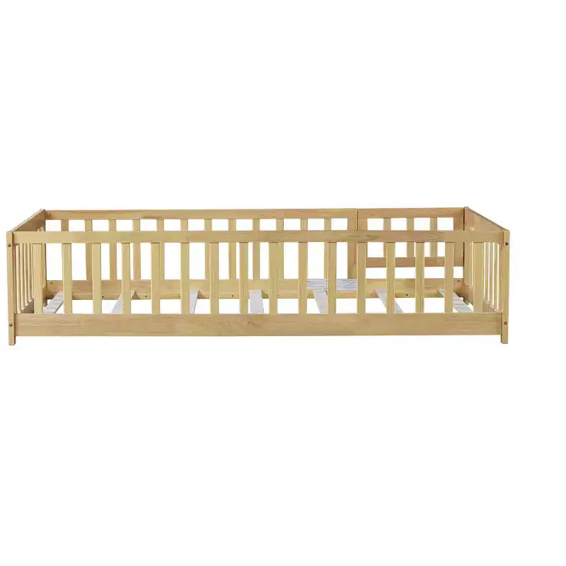 Letto a castello a pavimento con recinzione e porta, telaio letto per bambini Montessori a basso profilo, in legno massello di gomma, sponde di sicurezza, facile montaggio