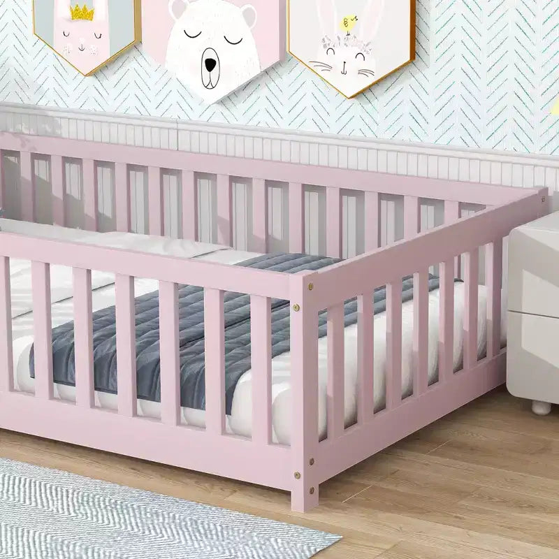 Letto a castello a pavimento con recinzione e porta, telaio letto per bambini Montessori a basso profilo, in legno massello di gomma, sponde di sicurezza, facile montaggio