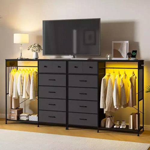 Comò ampio 124 cm per camera da letto con appendiabiti, cassettiera reversibile a 6 cassetti, luci a LED e stazione di ricarica USB, pannelli frontali in tessuto