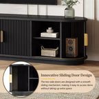 Meuble TV en bois GDFStudio Roy Farmhouse avec porte coulissante à tambour et rangement réglable