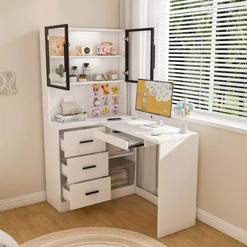 Bureau d'ordinateur JVNOXK avec armoire vitrée et éclairage LED intégré, bureau d'angle en L, avec ports de charge USB et plateau de clavier, blanc