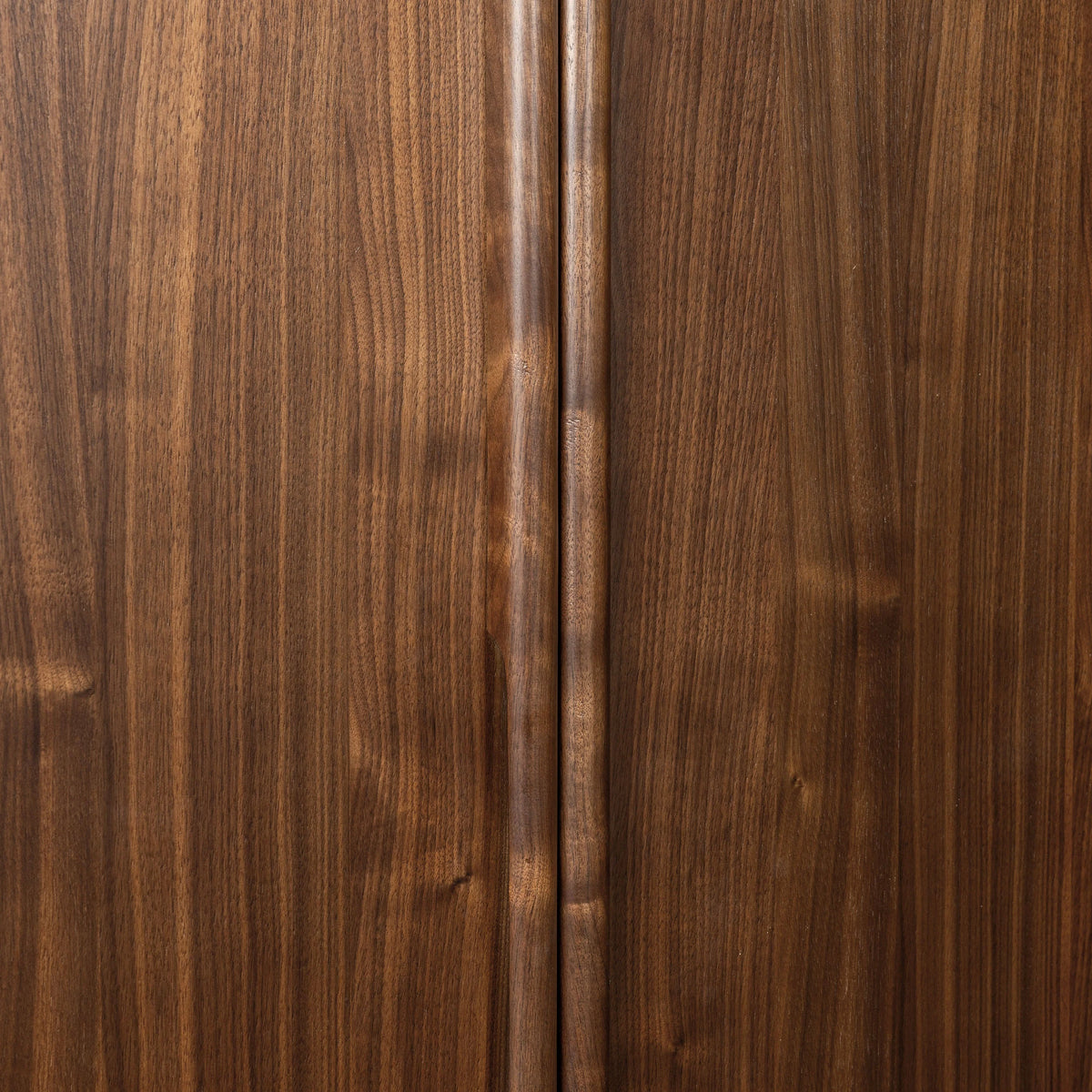 Wardrobe / Armoire | Walnut