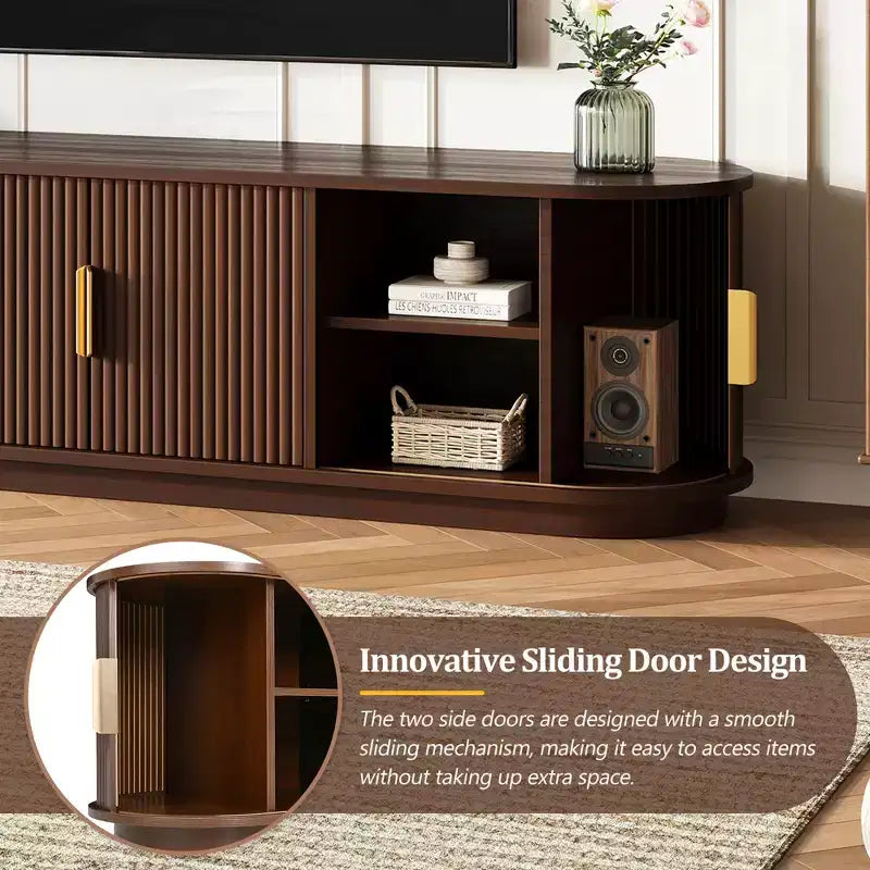 Meuble TV en bois GDFStudio Roy Farmhouse avec porte coulissante à tambour et rangement réglable