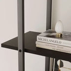 Bibliothèque en rotin GustoWave, étagère industrielle de 180,6 cm de haut avec porte de rangement, étagère à 5 niveaux avec cadre métallique pour salon