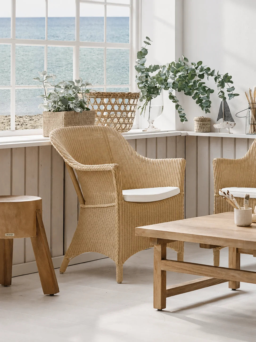 Classic Rattan Lounge Chair with Woven | Matte Finish